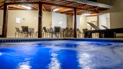 Piscina e área de lazer - Pousada Recanto das Caldas